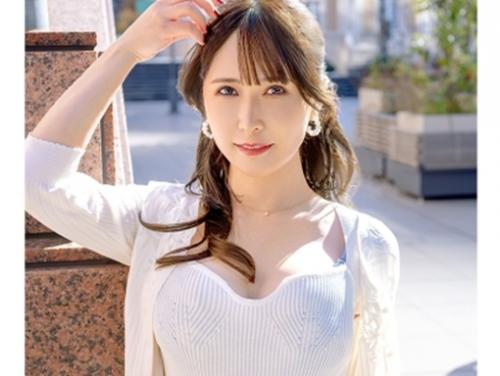 TOKYO美人妻ドキュメント！「れのさん 32歳」ドＭな変態妻、尾てい骨にローソクを垂らされると失禁する！