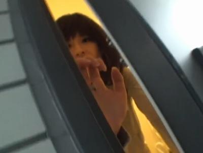 「なんで家しってるんですか！？」ハーフ顔美少女のガチ自宅訪問→そのまま近所迷惑を顧みずAV撮影