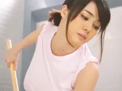 爆乳美人の番頭さんが入浴中の常連客をスケベな身体でエロサービスｗ