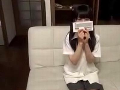頭がちょっと弱そうなガチロリ黒髪JKを言いくるめてハメ撮り成功！