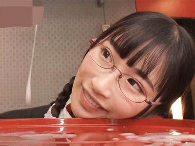 ザーメンが大好きな美少女の精子愛にまみれた242発ごっくんファック！