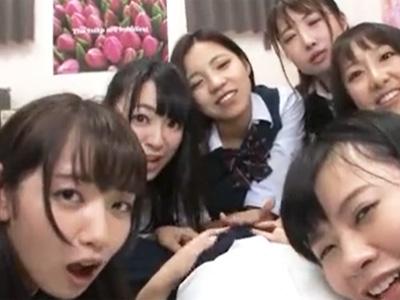 我が家が娘の友達に乗っ取られた！思春期JK軍団に痴女られハーレム乱交！