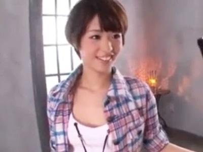 追撃手コキで発射直後の敏感ペニスを刺激して連続射精させる凄テク痴女！