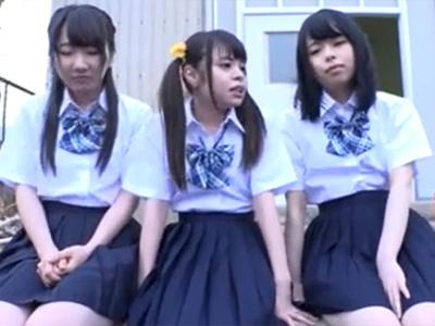 AカップのビッチJK3人組が教師を誘惑して学校内でエッチに大暴れ！