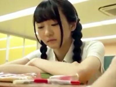 ラクロス部員の美少女JKが放課後の教室でクラスメイトと濃厚パコ
