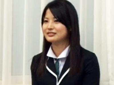 清楚ビッチな美少女JKが赴任してきたばかりの男性教師を誘惑して中出しパコ