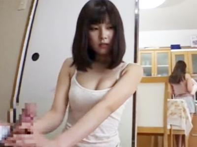 風邪で寝込んだお父さんのチンポを奪い合う娘たちの近親3Pパコｗ