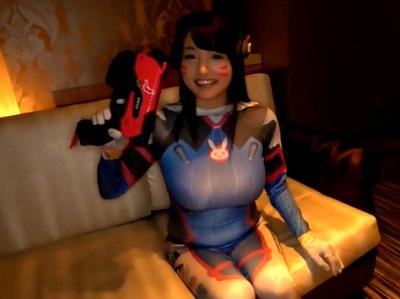 ムッチリ恵体でサービス精神満載のレイヤーとイチャラブオフパコでラブラブ舌発