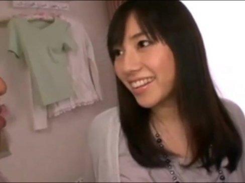 綺麗なお姉さんとカフェデートしながらバイブ仕込み