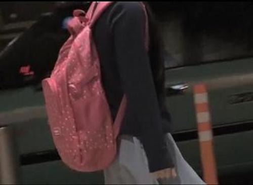 【小学生】『お嬢さん、夜のひとり歩きは危険ですよ〜w』【JSｘ黒人】未使用ロリマンコにデカマラをねじ込まれマンコ崩壊《レイプ》