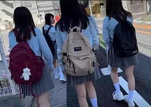 《鬼畜》夜中…女子の部屋に侵入して1人ずつ順番に陵辱【JC】激かわ少女達のマンコに挿入して中学生特有の締め付けを堪能《レイプ》