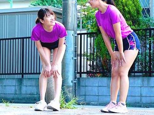 《レイプ》女子校の更衣室を除く近所の変態オヤジ【JK】陸上部女子に襲いかかり汗の味を堪能して…