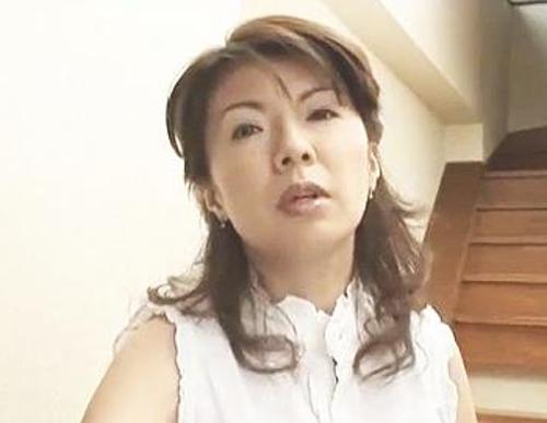 『ひぃうぅ…こんなオバサン達になにするのょ、』【人妻】鬼畜教師に抵抗したのにキツマンに挿入されたオバサン！《レ○プ》