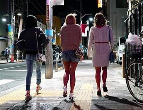 《生意気ギャルを追跡》『ちょ、何…いやぁああ！』公衆トイレで襲撃！泣きじゃくるギャルマンコに極太挿入して痙攣イキまくり《レイプ》
