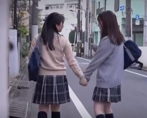 【レズJK】女の子同士で愛し合ってるカップルに鬼畜男が乱入！男のチンチンを無理やり挿入して快楽落ちさせる！