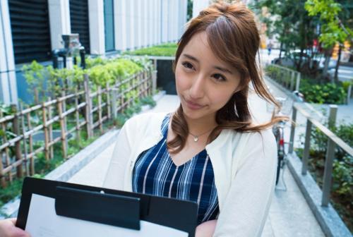 街角のセレブそうな熟女をナンパして秘密の小部屋でいやらしいおマンコを責めまくる！ｗ