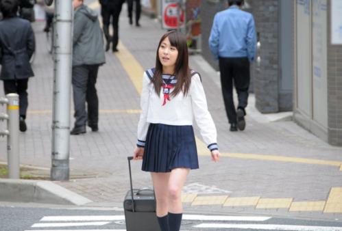 受験帰りの制服JKをナンパしてお小遣いを渡してホテルでパパ活ｗ