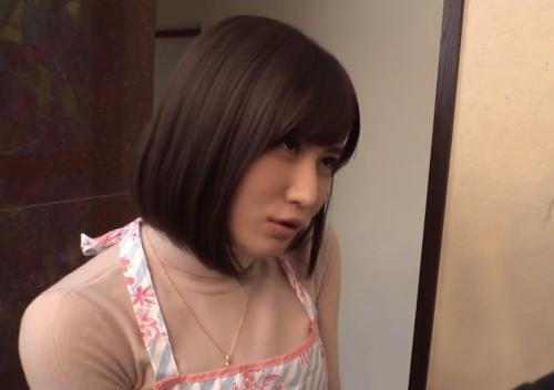 スタイル抜群美人ママを守るんだ！息子の決意を打ち砕く同級生w
