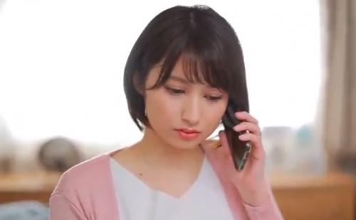 隣の人妻に一目惚れ！廊下で酔いつぶれた人妻に衝動を抑えられず不貞行為に