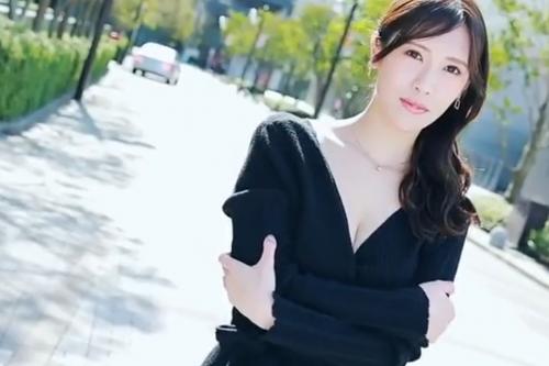 モデル体型の色白美人が緊張のお上品Ｓ〇Ｘ！
