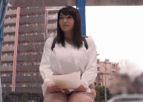 押しに弱いぽちゃカワ保母さんが弱者男性の悩み相談w