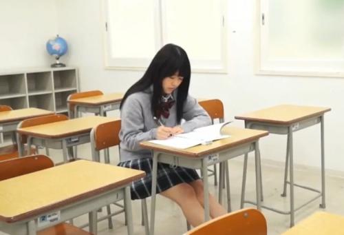教師のチ〇コが欲しくて女子校生の計画的赤点！補習Ｓ〇Ｘで濃厚キスｗ
