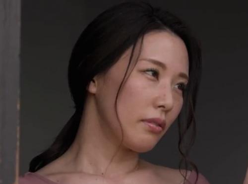 亡き旦那の面影を写し息子とのＳ〇Ｘに明け暮れる母ｗ
