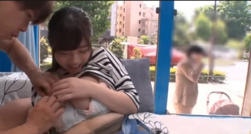 マジックミラー豊満人妻寝とりねっとりセックス！