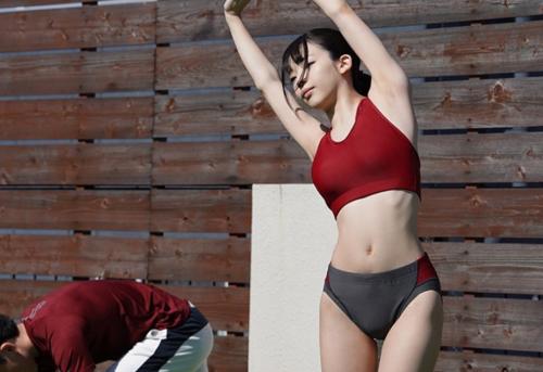 陸上部の美人アスリートをストーキングしている変態が遂に一線を越えて....!!