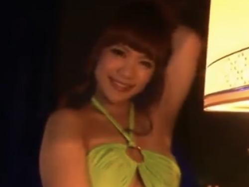 極上ボディのギャルが男の裸体に絡みつく！ベロキス精搾取w