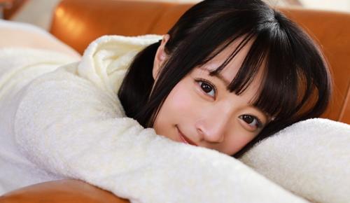 セックス大好きでセックスに興味津々な年頃の黒髪美少女とラブラブセックス！