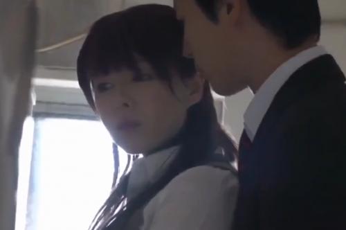 社内のマドンナが男の嫉妬と欲望に振り回されるｗ