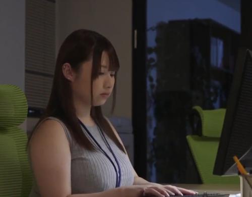 巨乳に目がない変態上司にいじられ続けて乳首イキを開花させてしまうＯＬ