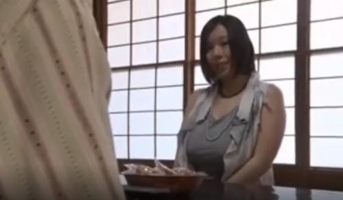 歳の差婚で結婚した旦那とはセックスレス！ムラムラが抑えきれず毎日にナンパされてそのまま...