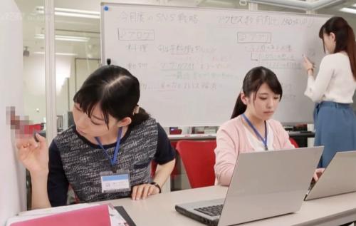 何故しゃぶるのか？そこにチ〇コが有るから！シゴいてしゃぶるオフィスワーク