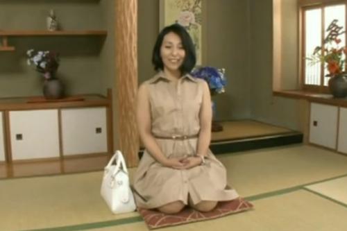止められぬ不倫を皆に共有すべく出演を決意した熟女様ｗ