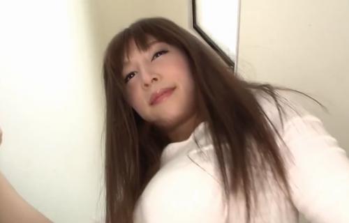 むっちり美尻の美魔女が誘う魅惑的Ｓ〇Ｘ！