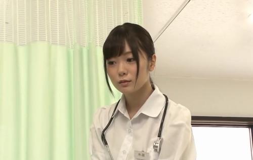 ナースの優しい愛の手は患者の息子を優しくほぐすｗ