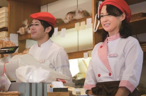 パート先の好みで若い男の子と休憩中にチンポいじってあげたらスイッチ入っちゃったｗ