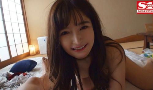 SSS級女優と一泊二日の温泉旅行で天然すっぴん美人を朝からハメまくる！