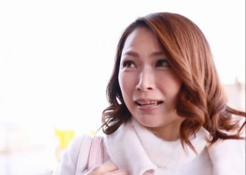 親子の信頼関係崩壊ｗ息子の思いに股を開く母ｗ