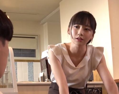 仕事ができないダメ先輩を営業中にシゴキ上げる美人後輩社員！七沢あみ