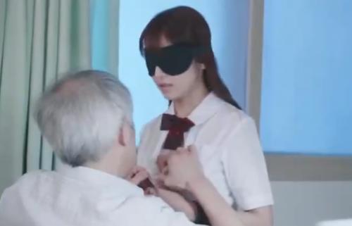 敏感になっちゃうよねぇｗ目隠しされ敏感に反応してしまった女子校性が最後まで！