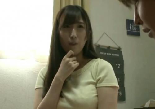 苦学生の困りごとに母性で答える隣の巨乳妻ｗ