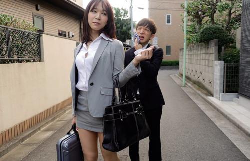 職場の仕事の出来る女上司と休憩でホテルにはいってそういう雰囲気になったらチンポ付いてるニューハーフだった！ｗ
