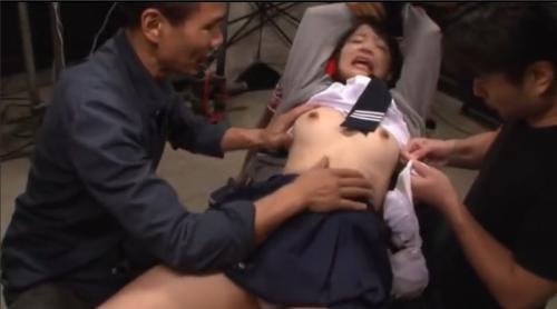めちゃ可愛い女学生をさらって強姦！中に出しちゃうぞ！