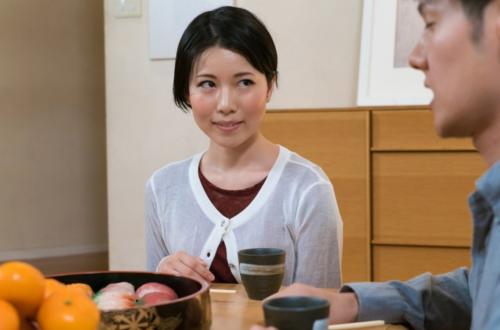 親父が再婚して出来た新しいお母さんが若くて美人でチンポの勃起がおさまらないｗ