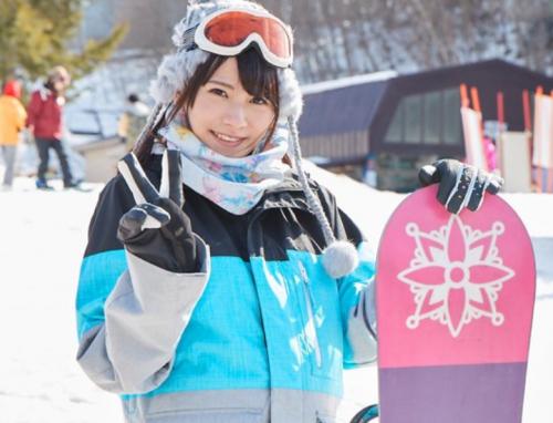 雪山のゲレンデで見かけた美人お姉さんをナンパしてマジックミラー号でハメまくる！！