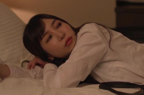 厳しい女上司の裏の顔ｗ夜の上司は艶やかな顔して無意識に童貞誘惑！