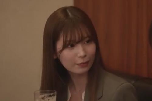 彼女いるんだ…。少し休憩しよ。酔いつぶれた新人君を貪る先輩お姉さんｗ